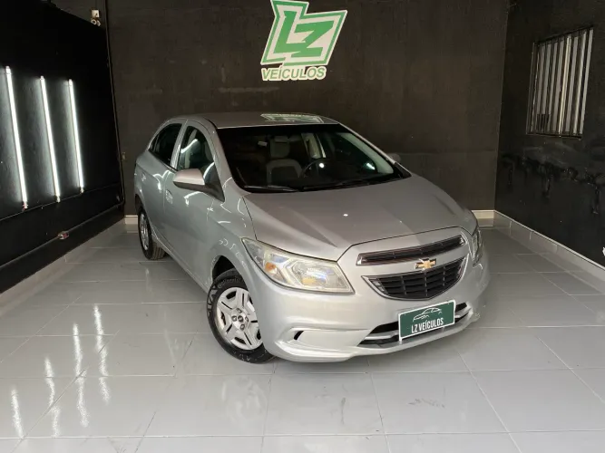Chevrolet Onix Hatch LT 1.0 8V Flex Power Mec. 4P 2016