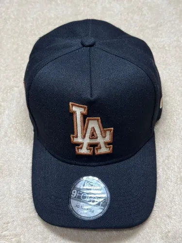 Boné new era LA.