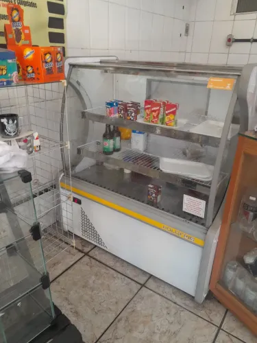 Balcão refrigerado para bolos