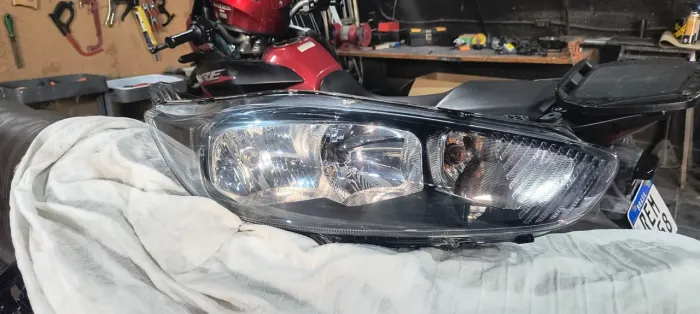 Farol new Fiesta Hatch 2014/18 direito