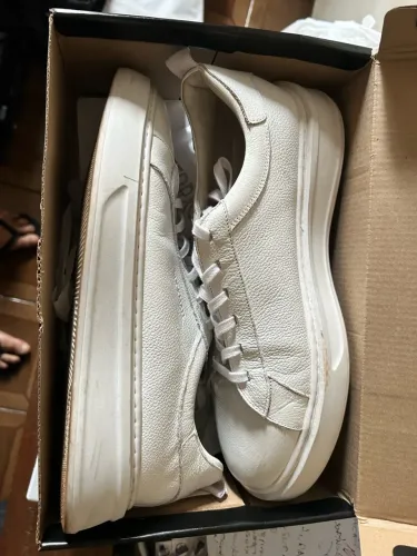 Par de tênis branco Buckman Floater Couro 43/44