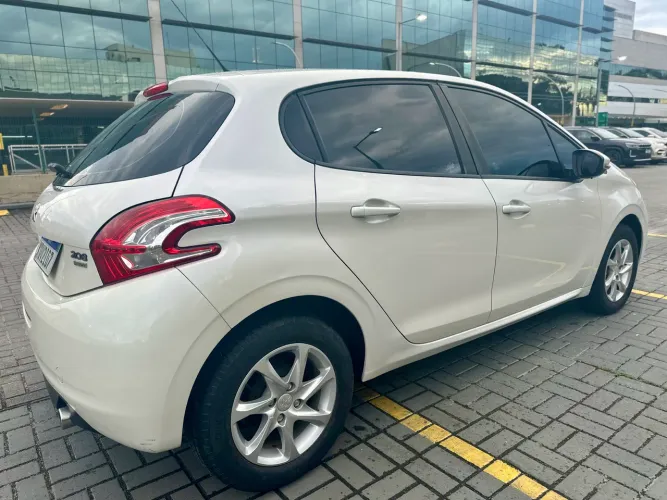 Peugeot 208 Active Pack 1.6 Flex 16V 5P Aut. 2015