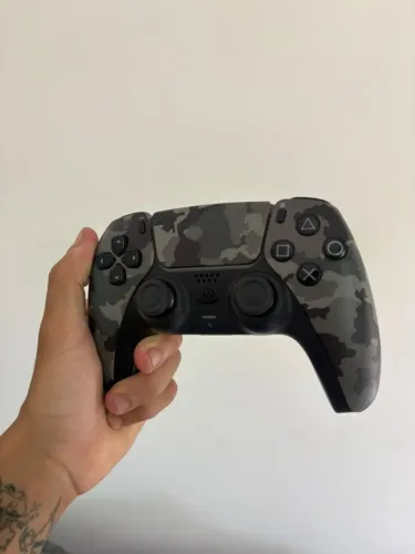 Controle de ps5 camuflado