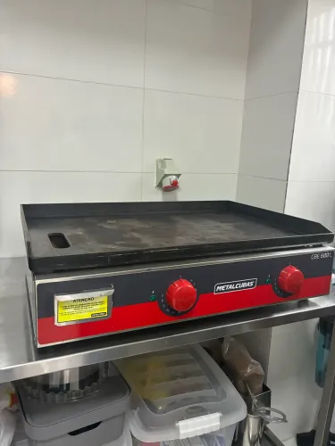 Chapa Bifeteria Industrial Elétrica CBE 800
