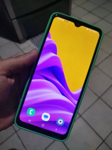 Samsung A04S só a câmera da frente meia ruim