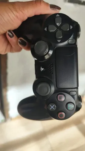Ps4 com duas manetes sem jogo slim 500 Gb