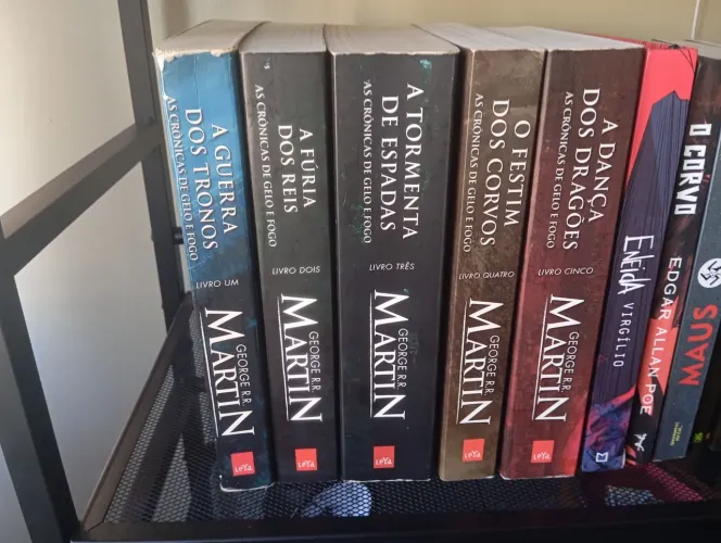 Livros "As Crônicas de Gelo e Fogo" do 1 ao 5 - Editora Leya