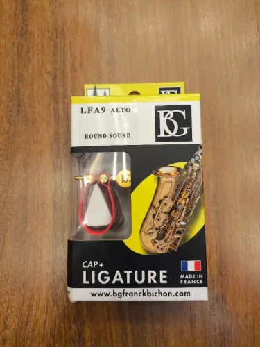 Abraçadeira Sax Alto BG LF A9