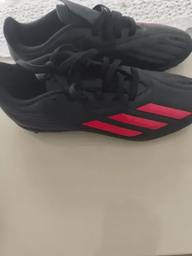 Chuteira society da ADIDAS, masculina, tamanho 36, usada 