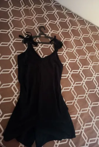 Macaquinho elegante para o dia a dia,super confortável,novo, nunca foi usado. Valor $ 45,0
