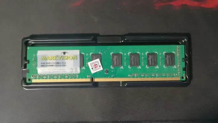 Memória RAM 4GB DDR3 1333mhz