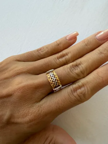 Anel Ouro 18 k com detalhe em 3 banhos