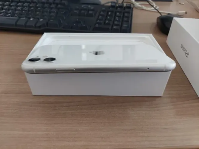 Iphone 11 256gb branco ( usado em bom estado)