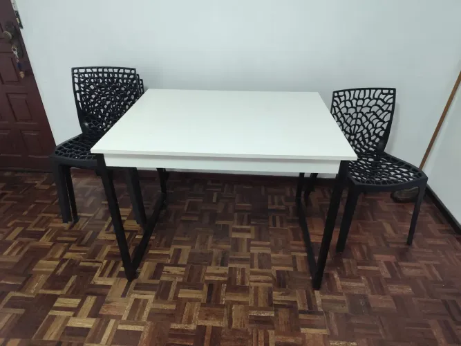 Mesa 4 cadeiras