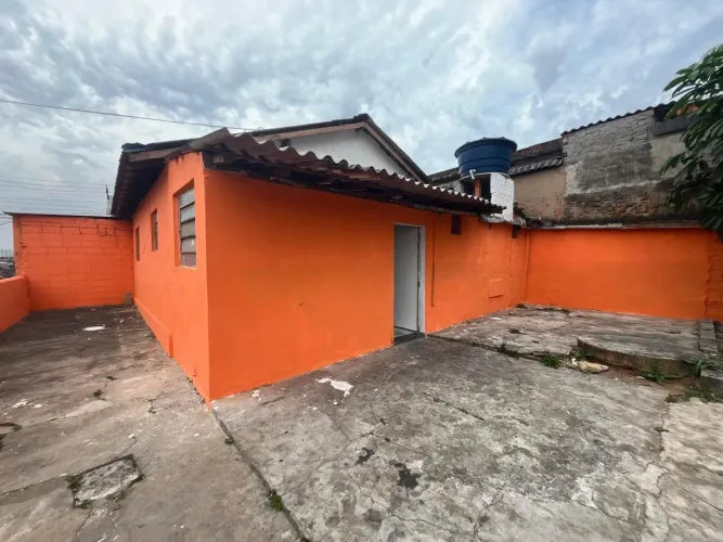 Casa para locação no Jardim Flor da Montanha