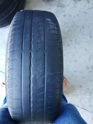 Pneu da cinrurato 195/65 R15, usado mais em bom estado