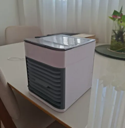 Mini Ar-Condicionado Portátil - R$ 35,00