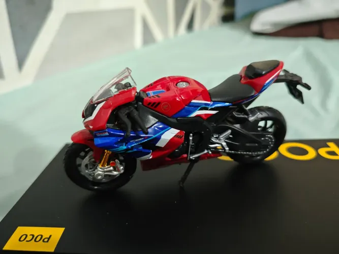 Miniatura moto cbr1000rr