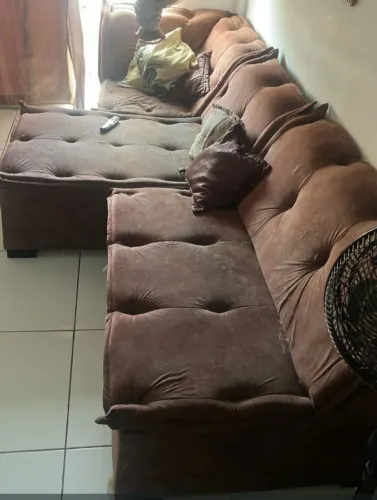 Sofa resistente e confortável, aceito cartão 
