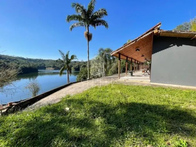 Vista de tirar o fôlego e conexão com a natureza à beira da Represa Cachoeira do França