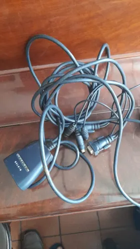 Switch Belkin 2 - Port KVM with Built-in-cabling made in taiwan