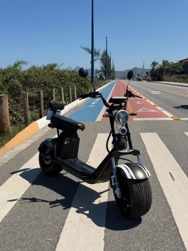 Scooter , elétrica 3000w x1. Nova. Só foi usada 3x  impecável ,, 80km de velocidade máxima