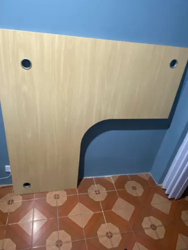 Mesa em L Delta 1,40 x 1,40 m - Escritório Profissional - Excelente Estado