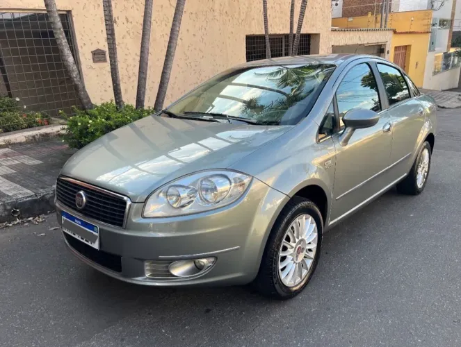 Fiat Linea Absolute 1.9/1.8 Flex Dualogic 4P 2010