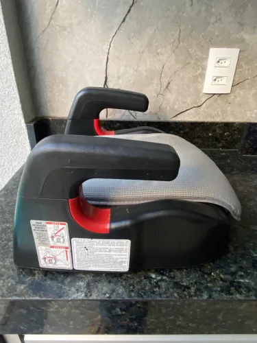 Assento de Elevação Infantil Protege (15kg a 36kg) - Ótimo Estado