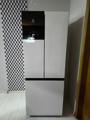Geladeira Eletrolux Frost Free Inverter 484lts 3 portas