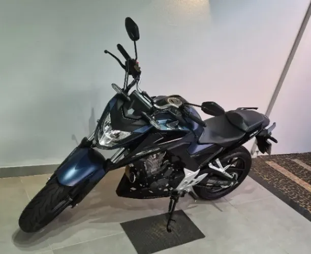CB300F 2025