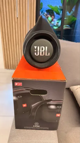 Caixa JBL abombox 2