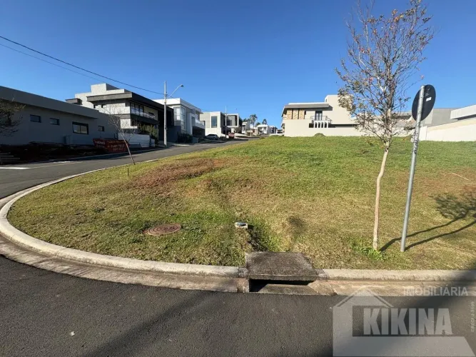 TERRENO À VENDA EM CONDOMINIO NO ÓRFÃS