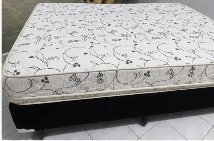 cama de casal usada/boa/ com higienizacao / limpinha so pra buscar e deitar.