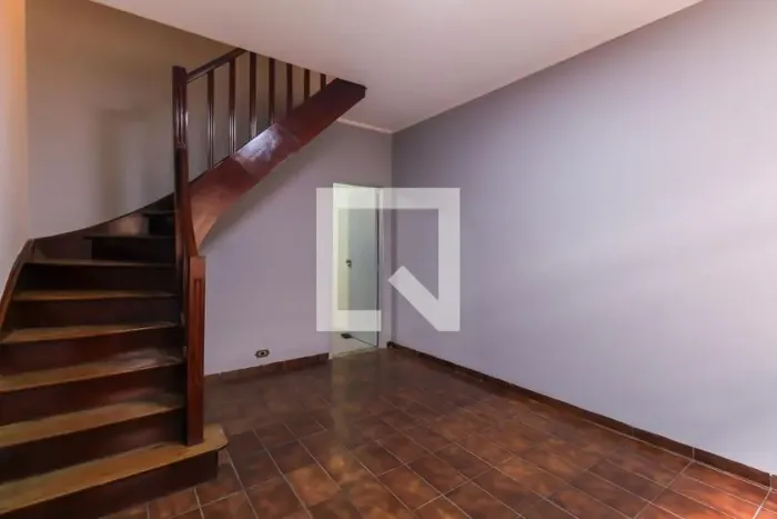 Casa à Venda - Belém, 2 Quartos, 64 m2