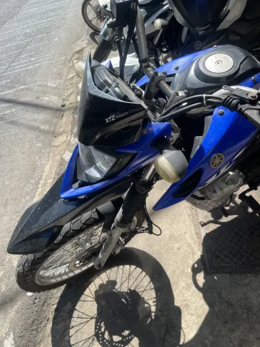 Vendo moto crosser150 conservada só 17 mil