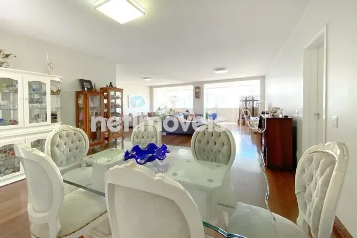 APARTAMENTO À VENDA NO FUNCIONÁRIOS