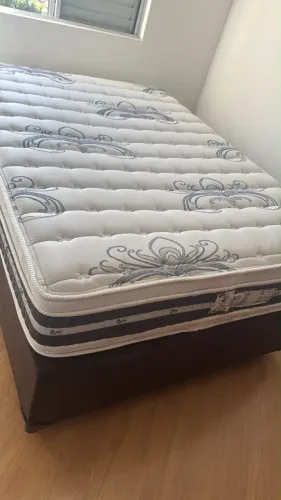 Cama box baú casal + colchão Castor 65 × 138 × 188 cm // Ano: 2025
