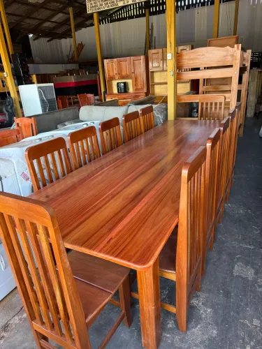 Conjunto de Mesa de Jantar 12 cadeiras em madeira maciça 