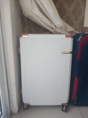 Vende-se mala de viagem nova nunca usada.