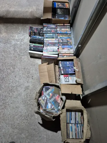 DOA-SE VHS, CDs e DVDs.