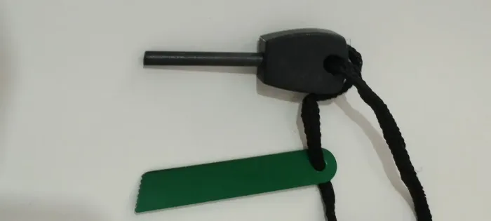 Pederneira de magnésio para acampamento 