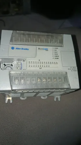Controlador clp ALLEN-BRADLEY  1762-L24BWA