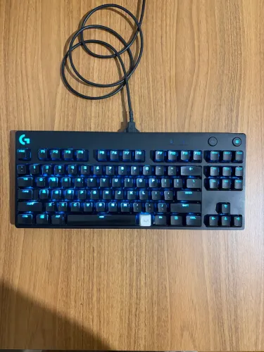 Teclado Mecânico Gamer Logitech G PRO RGB TKL - Preto