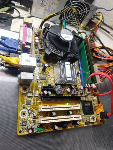 Kit 775 com 4gb RAM 