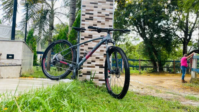 Bicicleta OGGI 7.2