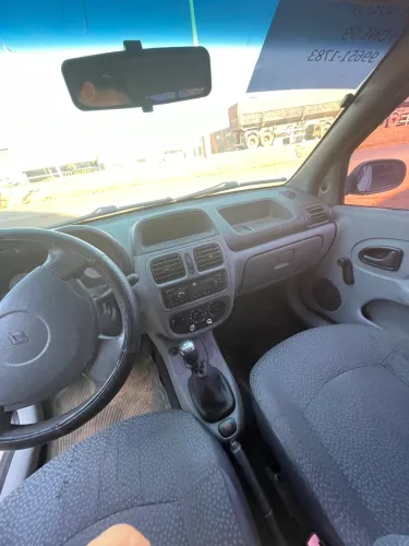 Renault Clio Hi-flex 1.0 16V 5P 2011