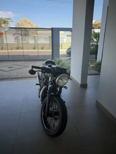 TRIUMPH THRUXTON Café Racer