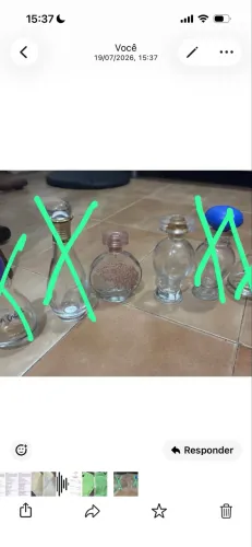Frascos vazios de perfume