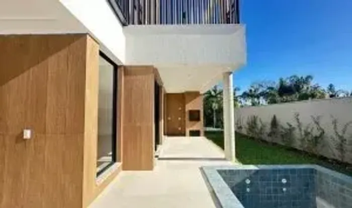 Alameda Cacupé | Casa de Alto Padrão com 4 Suítes e Piscina Privativa